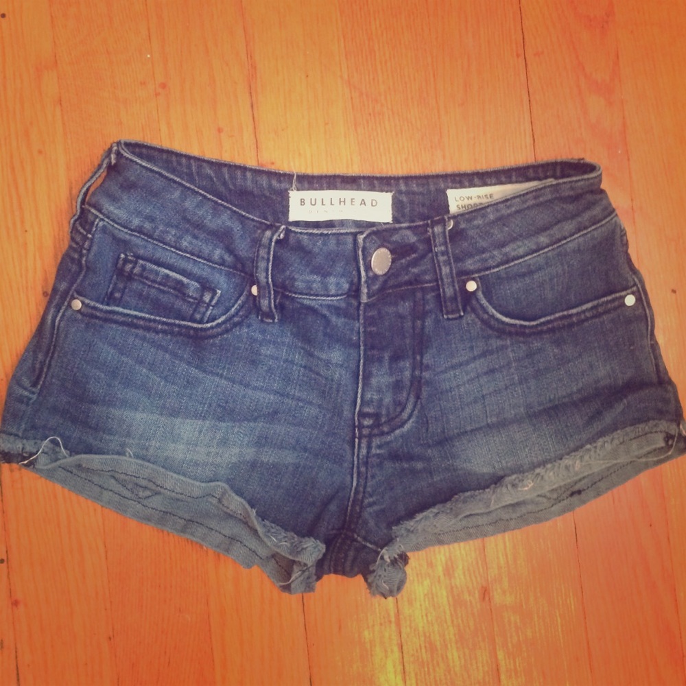 Cut-off jean shorts